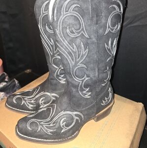Roper Embroidered Cowboy Boots
